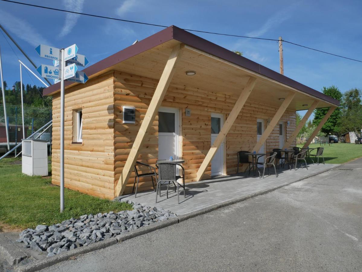 Camping Roznov Hotel Roznov pod Radhostem Ngoại thất bức ảnh